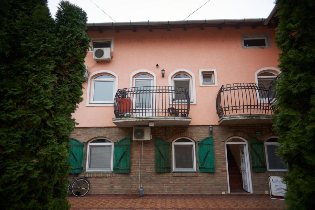 Apartman Azra Kikinda Buitenkant foto